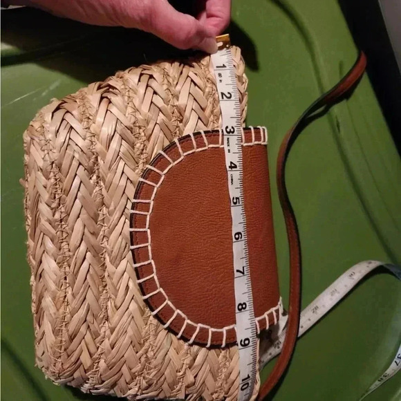 Universal Thread Brown Faux Leather Straw Crossbody Bag Purse - Picture 10 of 12